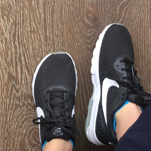 NIKE WOMENS AIR MAX MOTION RUNNING SHOES - Picture 6 of 6